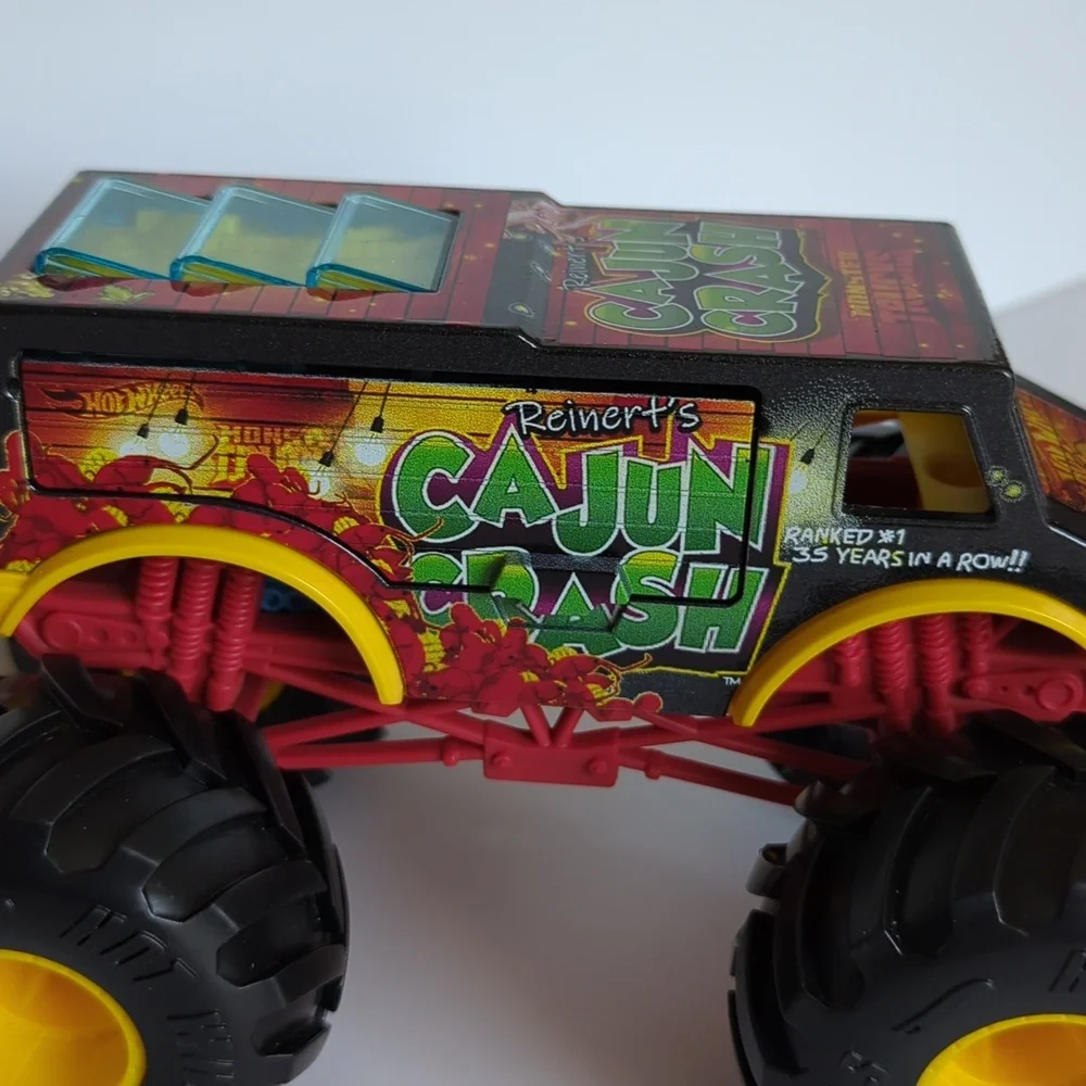 2021 Hot Wheels Monster Trucks oversized Reinerts Cajun crash 1/24th scale metal